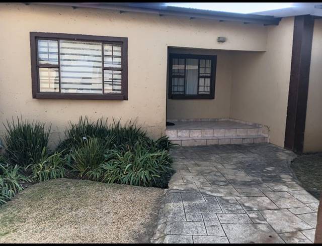 4 BEDROOM TOWNHOUSE FOR SALE IN LIEFDE EN VREDE
